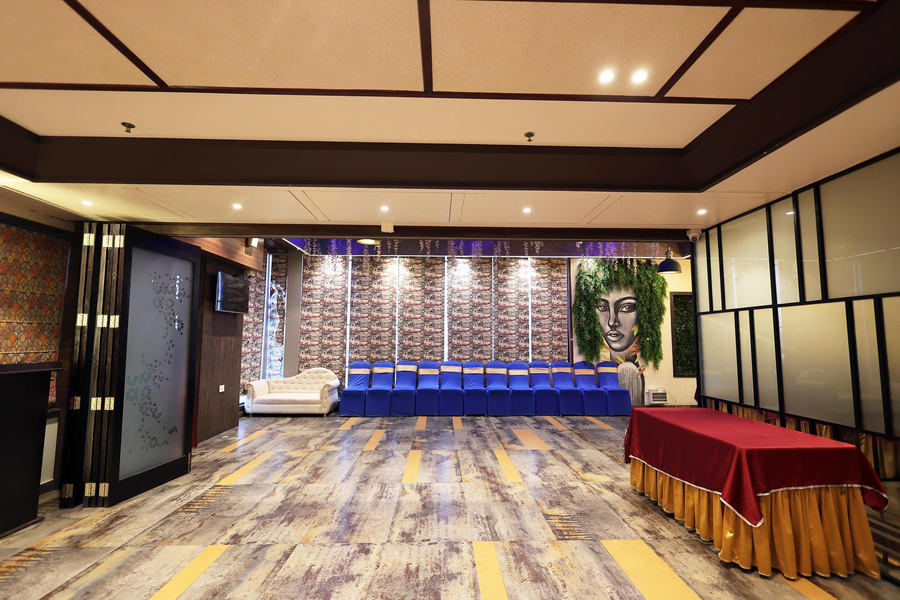 the elegance hotel varanasi