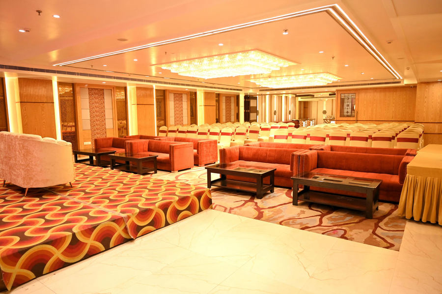 the elegance hotel varanasi
