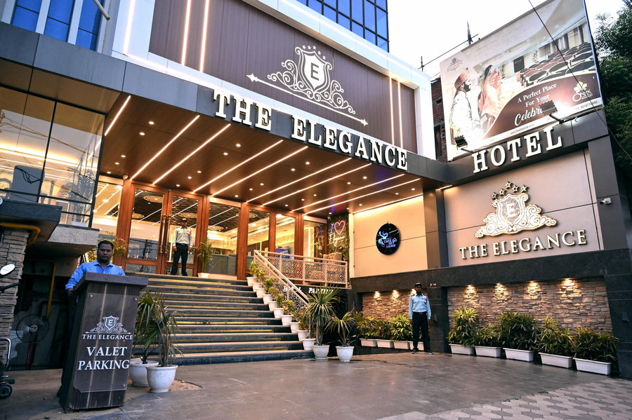 the elegance hotel varanasi