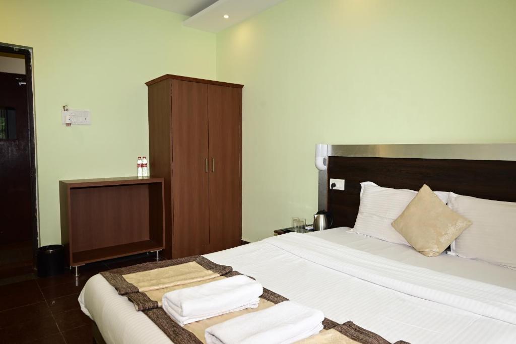 daksh elite candolim