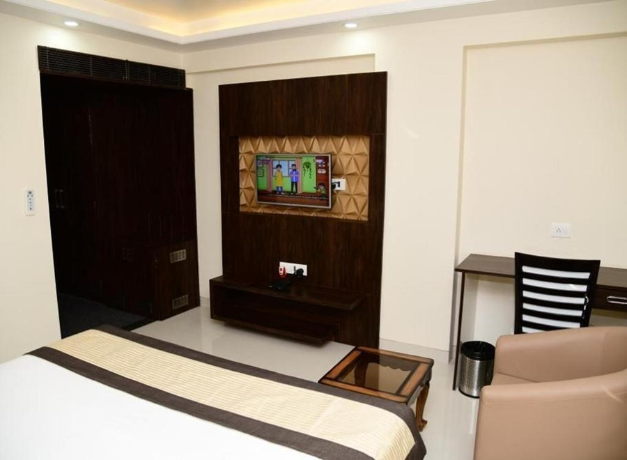 hotel sanskar palace