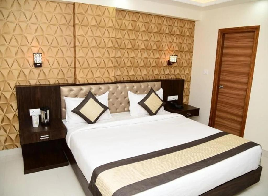 hotel sanskar palace