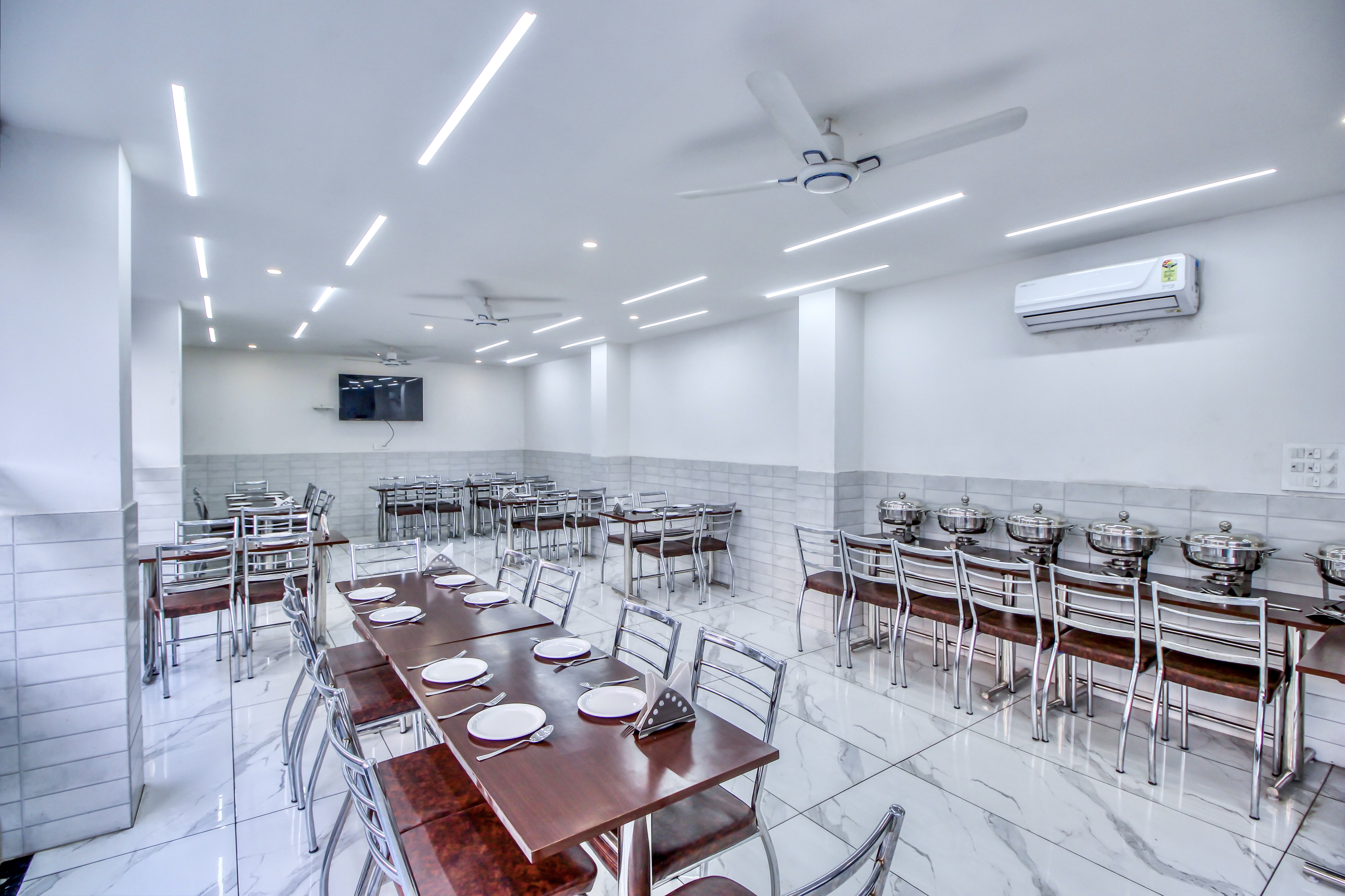 Hotel Vishnu Lok,Central Hope Town,3 star