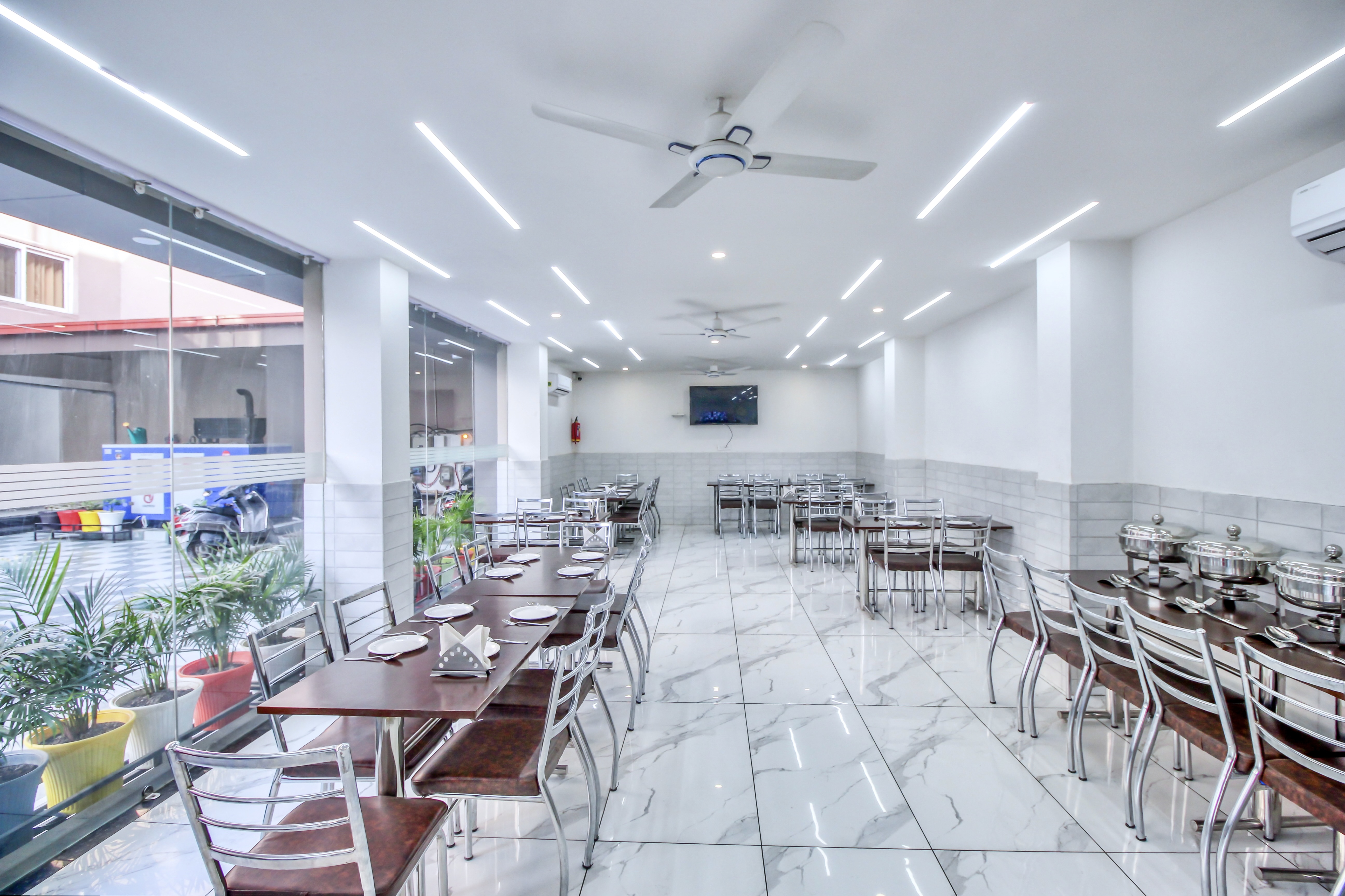 Hotel Vishnu Lok,Central Hope Town,3 star