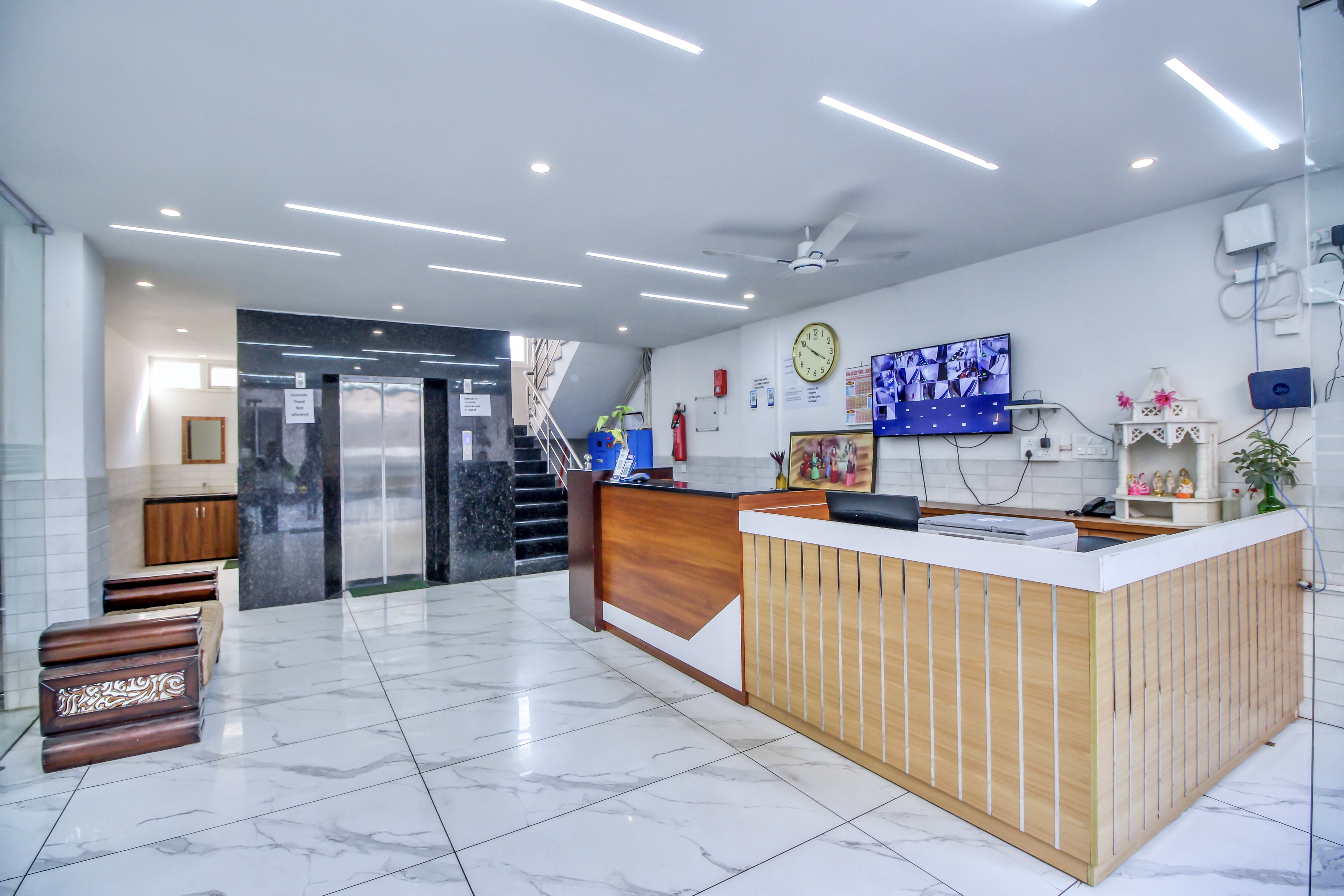 Hotel Vishnu Lok,Central Hope Town,3 star