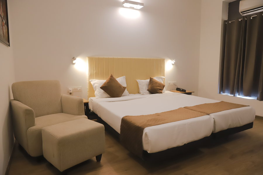 Hotel Bizzotel,Sector 14,3 star