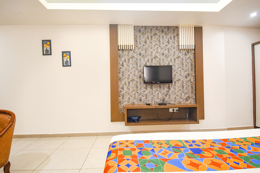 fabhotel emerald
