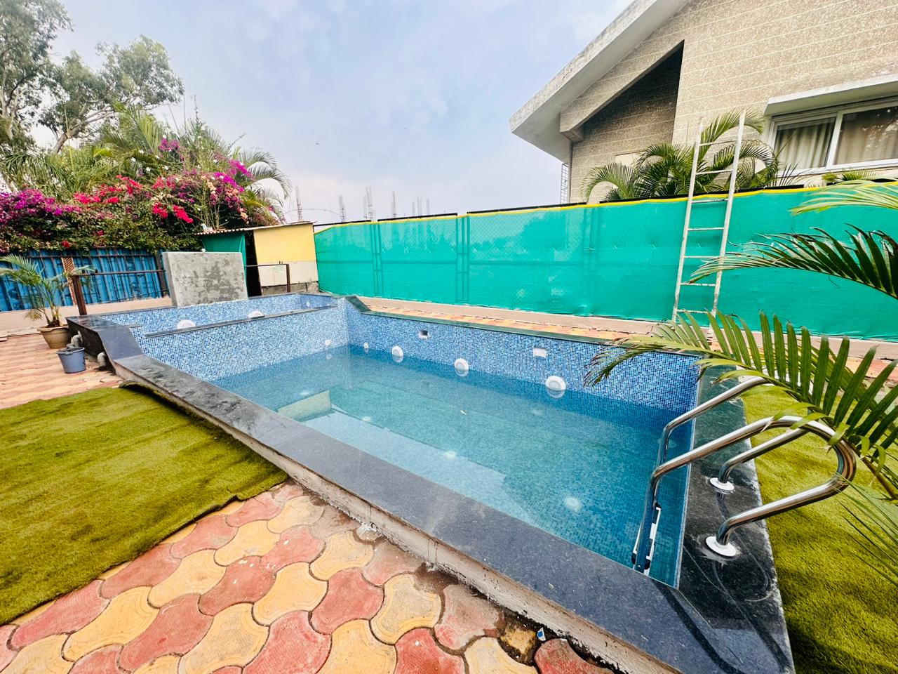 Hills Berry Villa,Panchgani,2 star