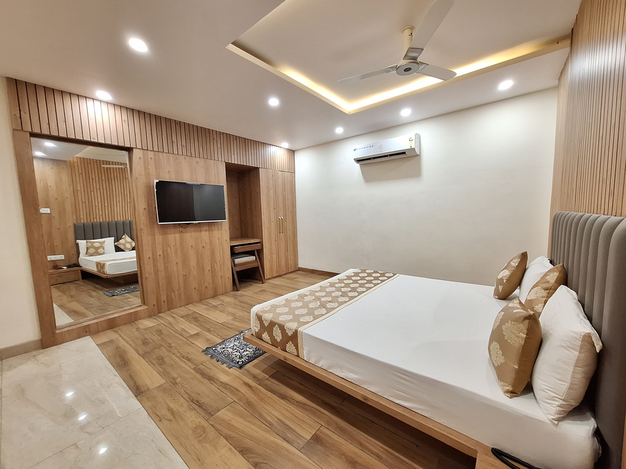 hotel krishna pride