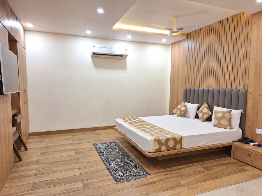 hotel krishna pride