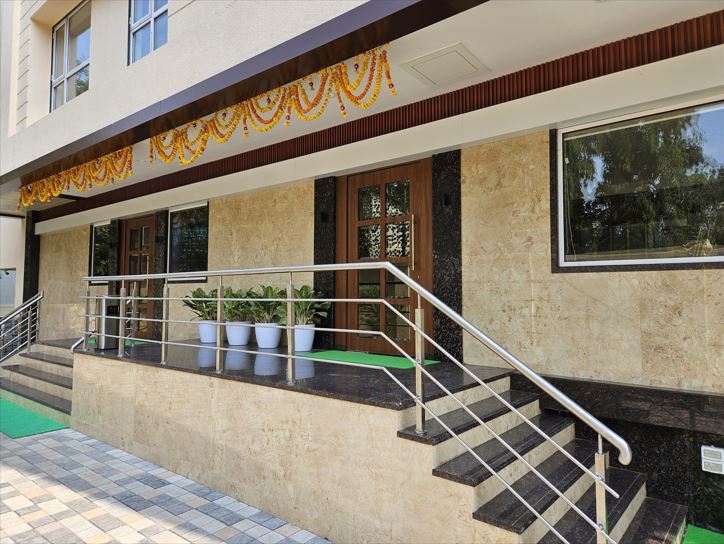 Hotel Golden Nest,Thane West,3 star