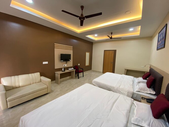 grace inn guest house near airport