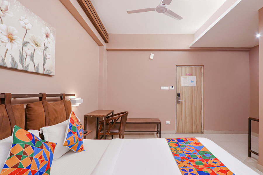 fabhotel arastu plaza nr nampally railway station