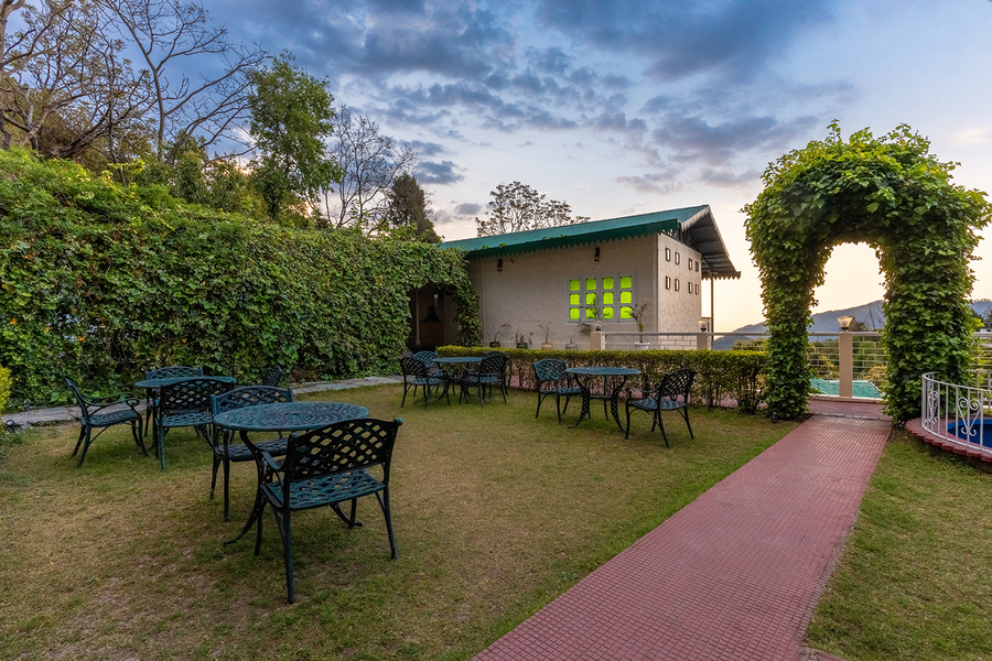 maati resort by the lake hill