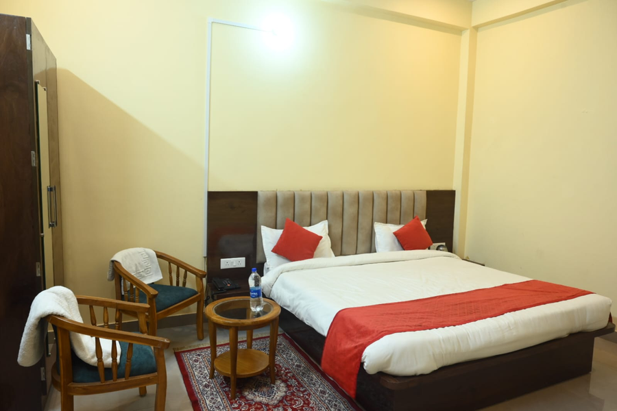saraswati luxurius home stay
