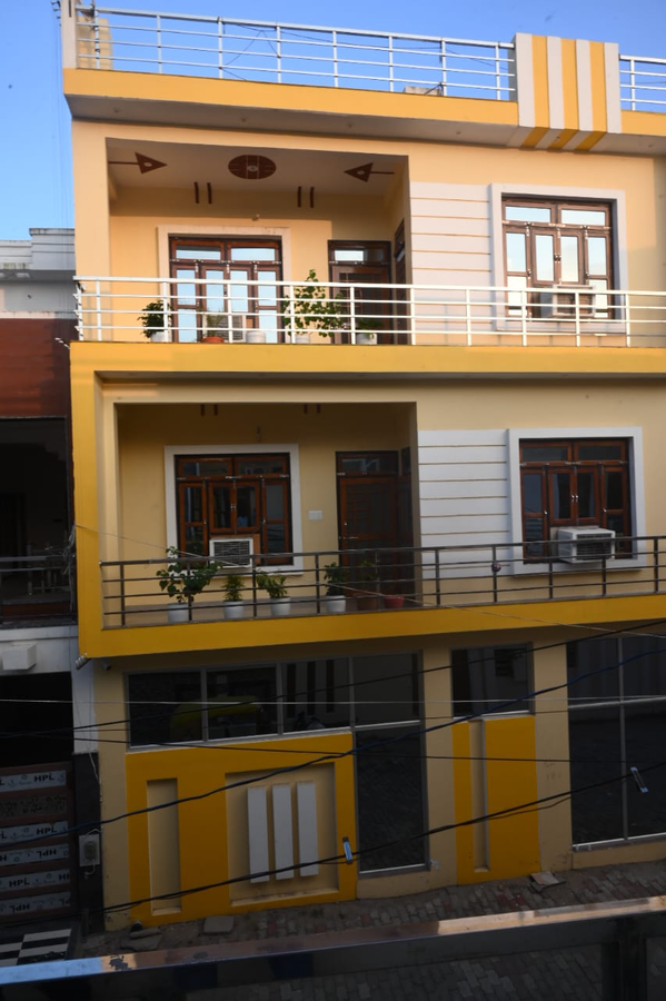 saraswati luxurius home stay