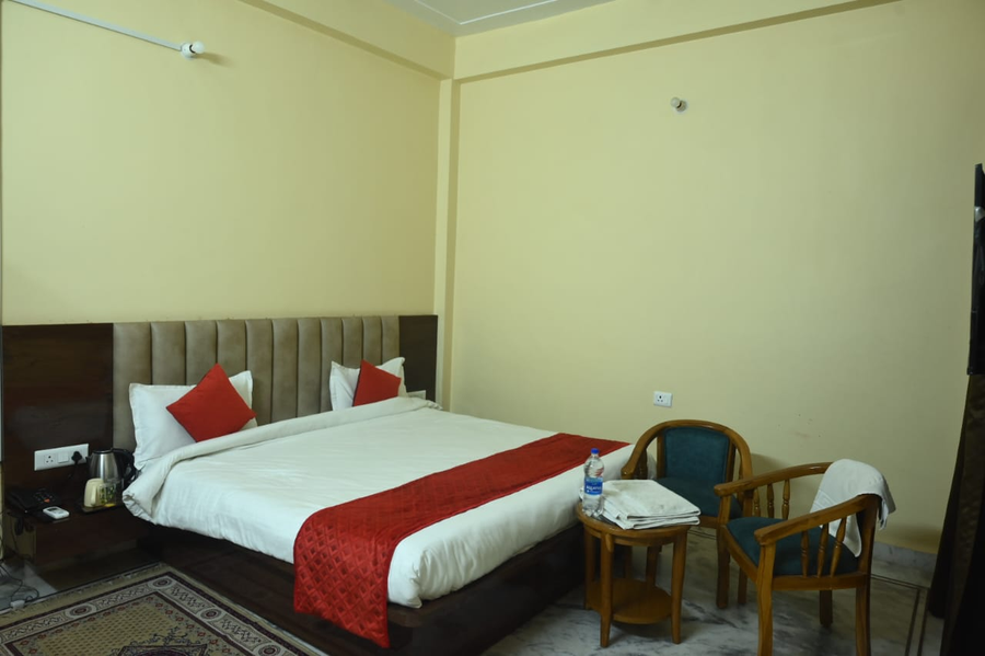 saraswati luxurius home stay