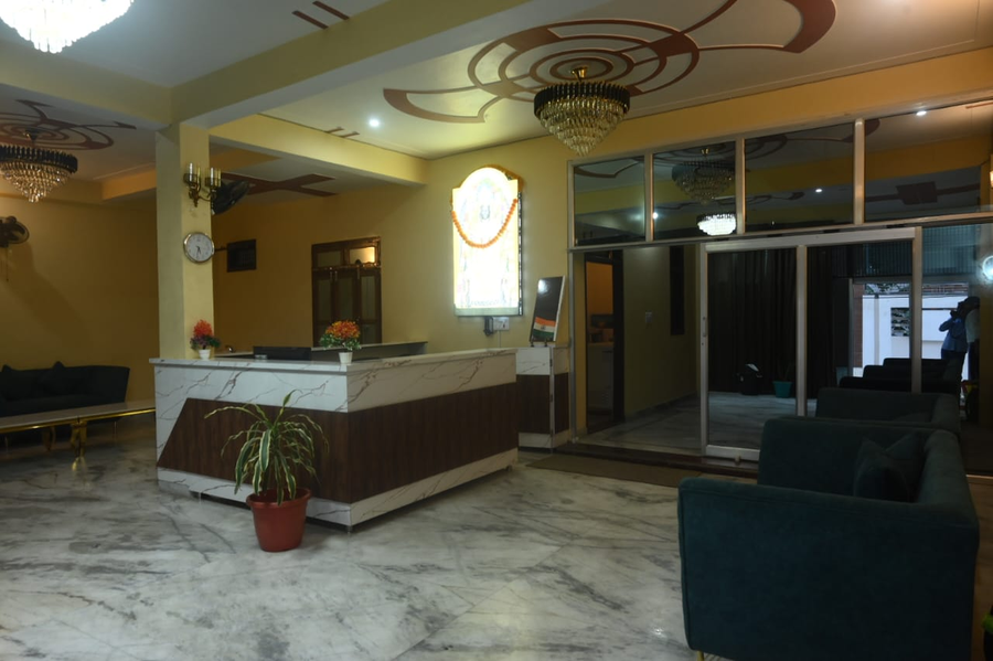 saraswati luxurius home stay