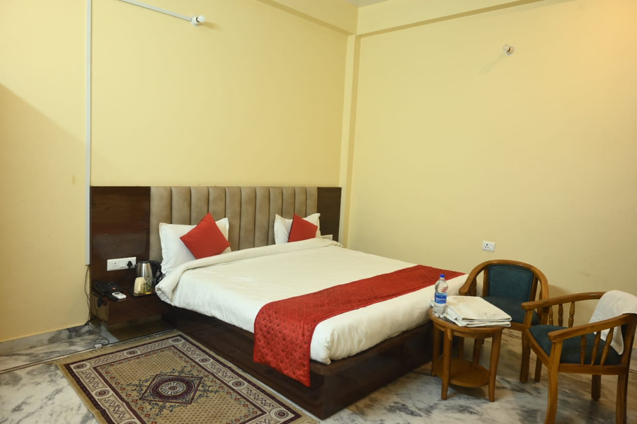 saraswati luxurius home stay