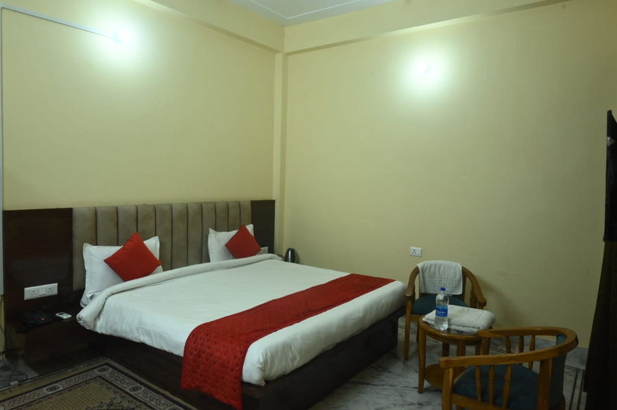 saraswati luxurius home stay