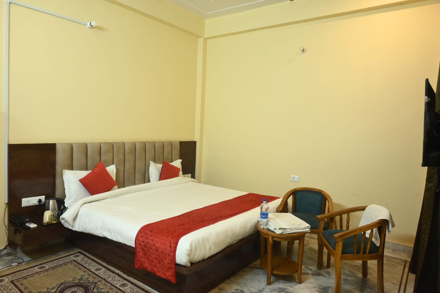 saraswati luxurius home stay