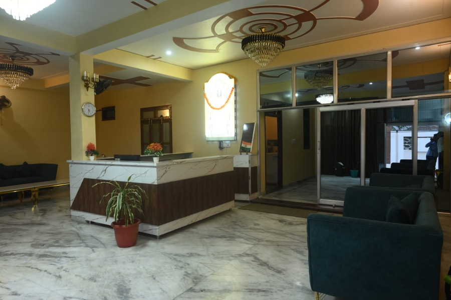 saraswati luxurius home stay
