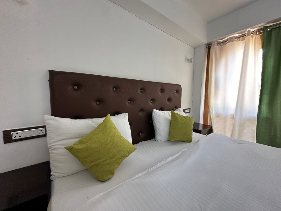 ashoor guest house and restaurant
