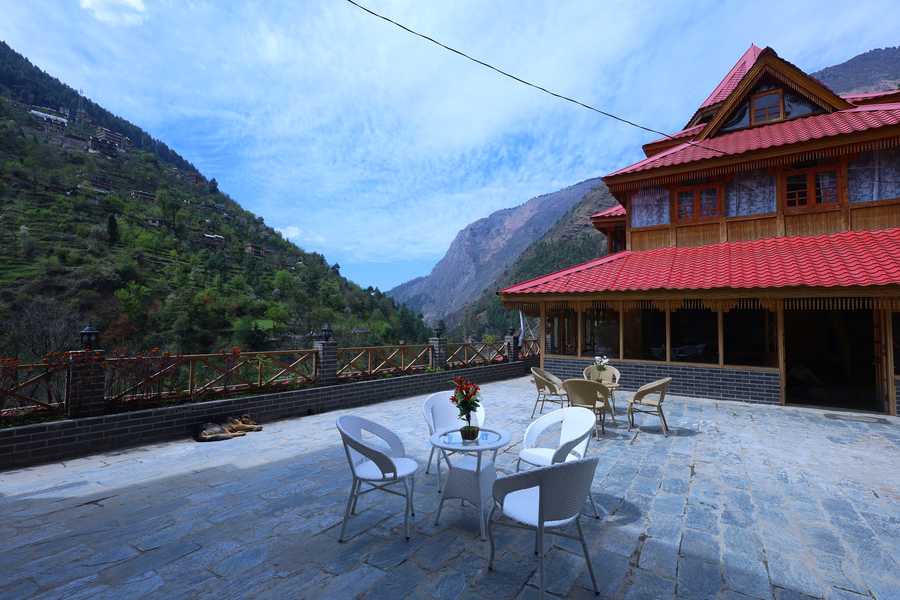 tirthan village resort