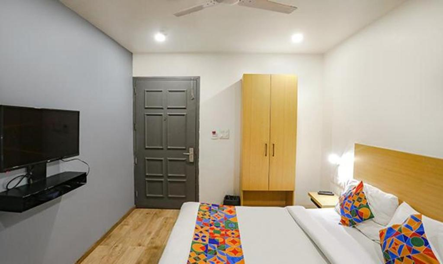 via the vaishali dakshini pitampura