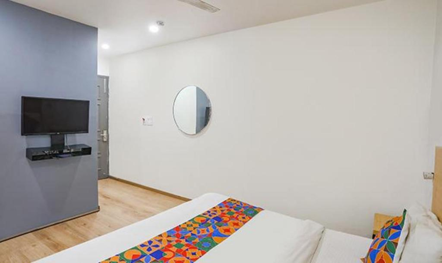 via the vaishali dakshini pitampura