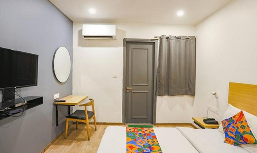 via the vaishali dakshini pitampura