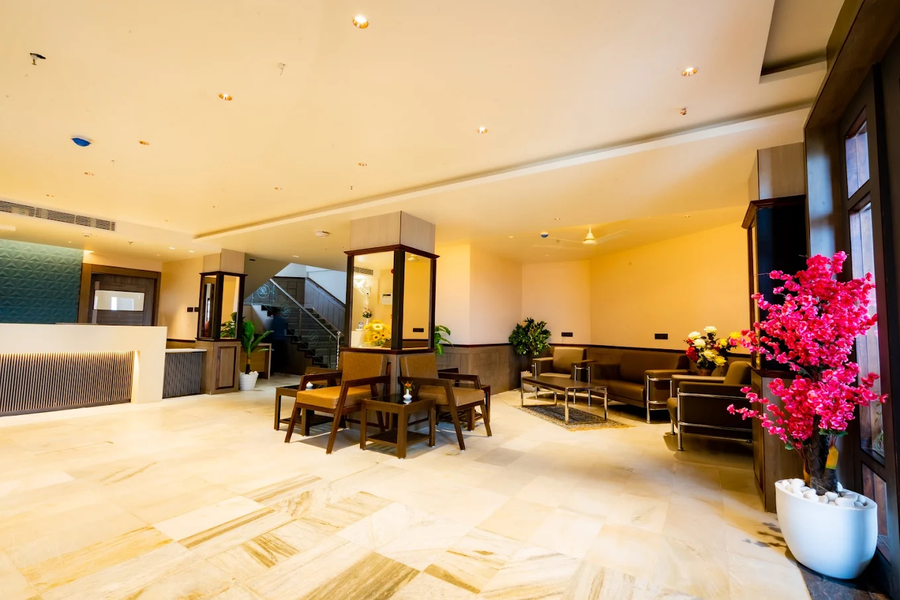 Lucky India Puri,Baliapanda,4 star