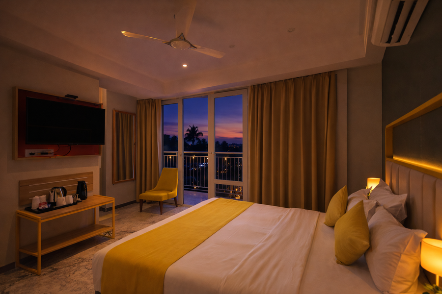 phoenix unmatched comfort hotel near fateh sagar lake udaipur