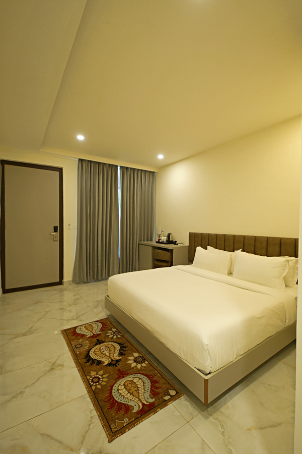 veerdency luxury resort kempegowda international airport road