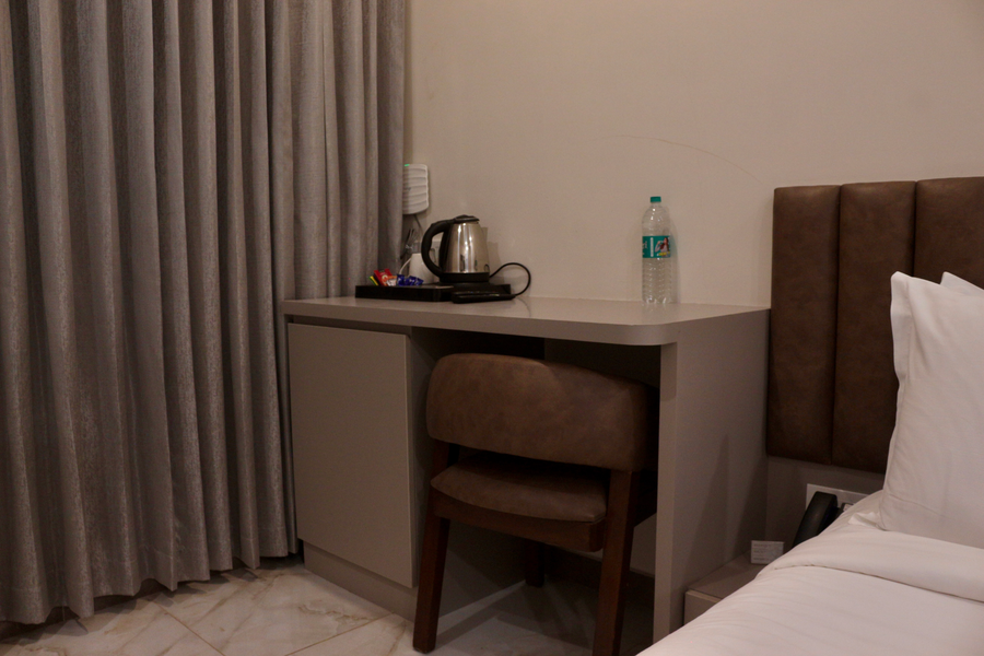 veerdency luxury resort 3 km to bangalore airport