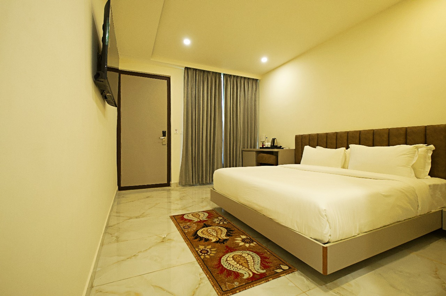 veerdency luxury resort 3 km to bangalore airport