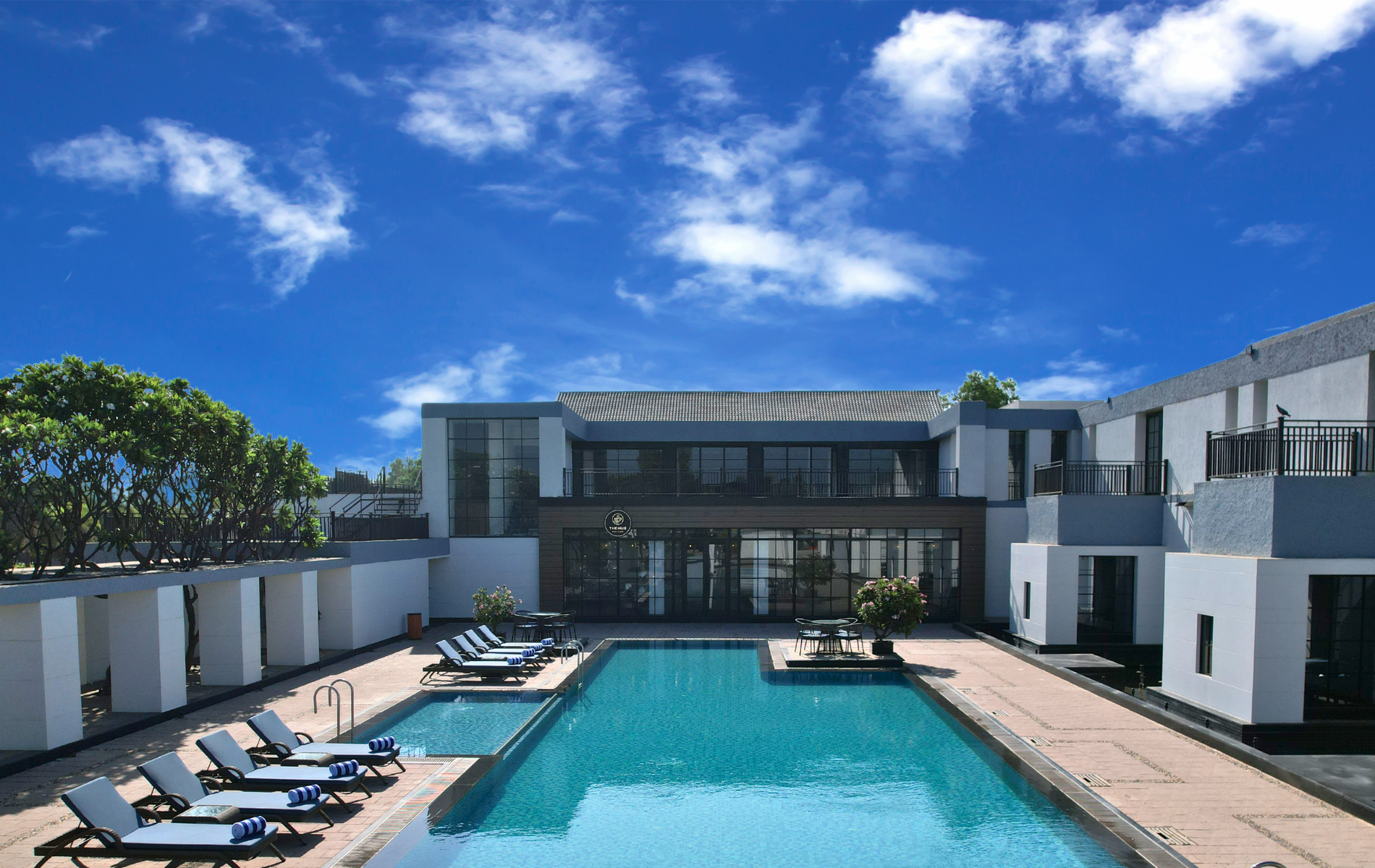 The Augusta Club & Resort,,3 star