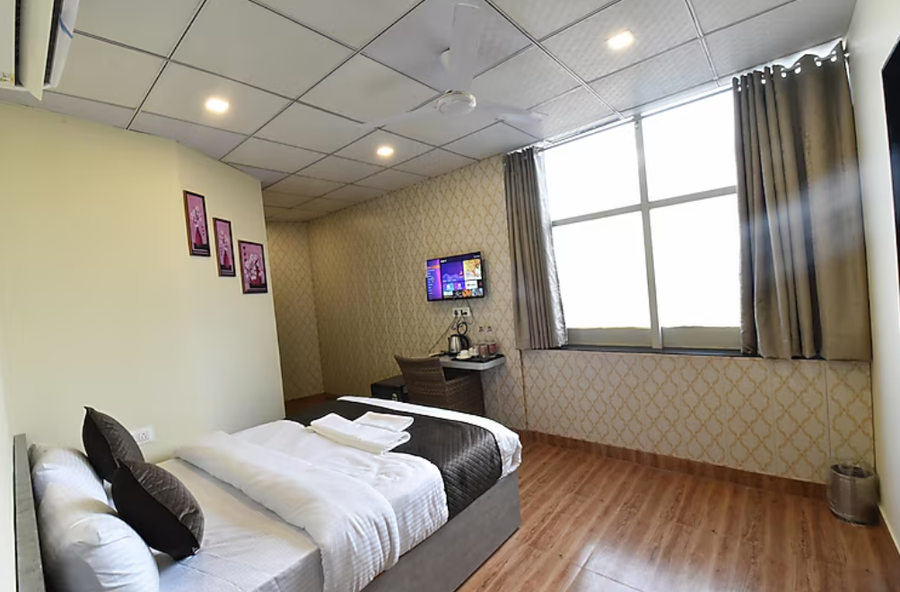 hotel grand sky