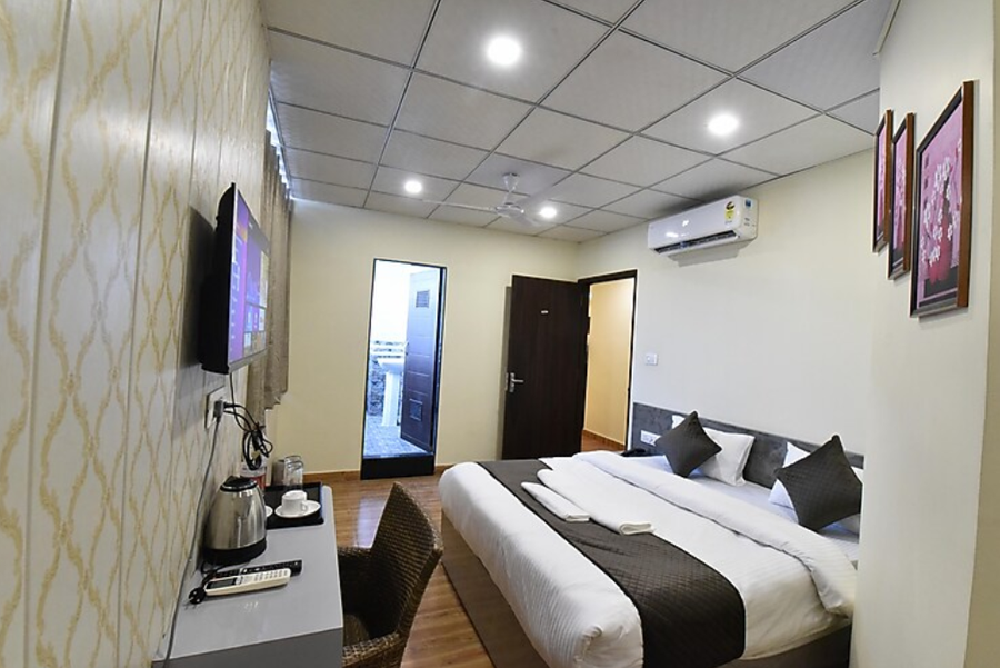 hotel grand sky