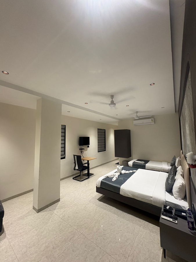 hotel govind regency