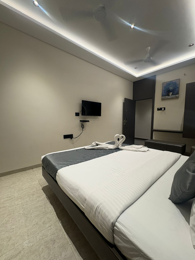 hotel govind regency