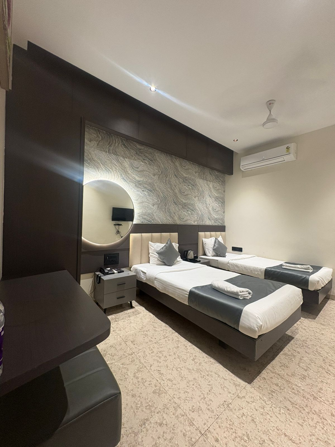 hotel govind regency