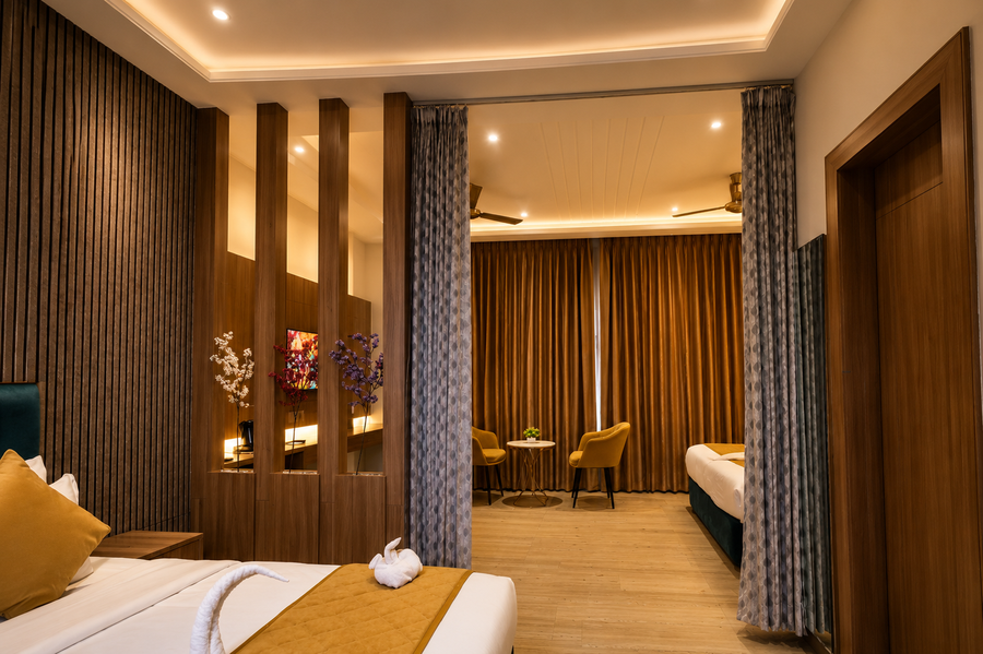 hotel three seasons