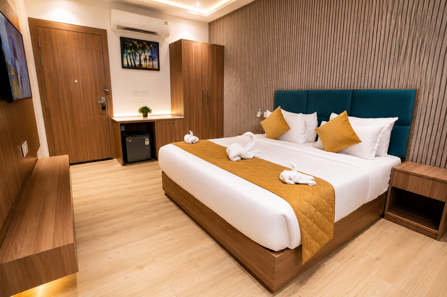 hotel three seasons