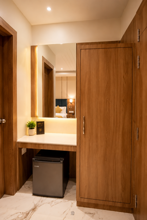 hotel three seasons