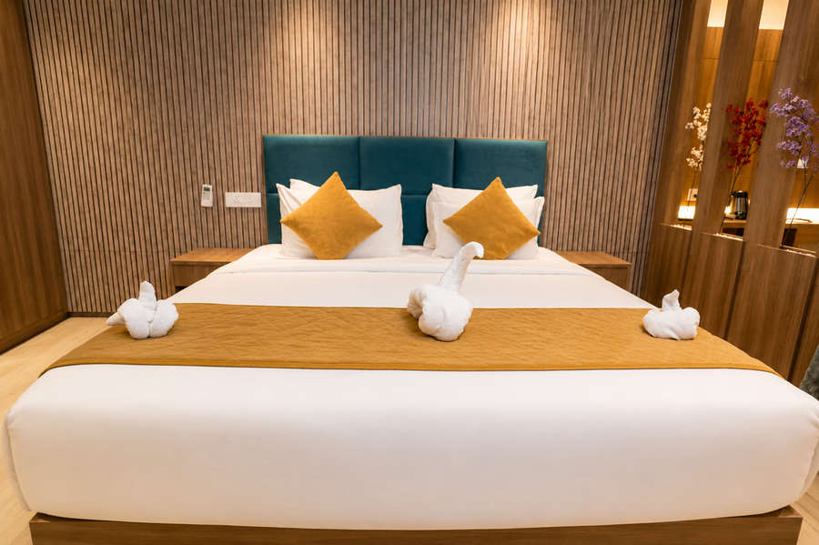 hotel three seasons