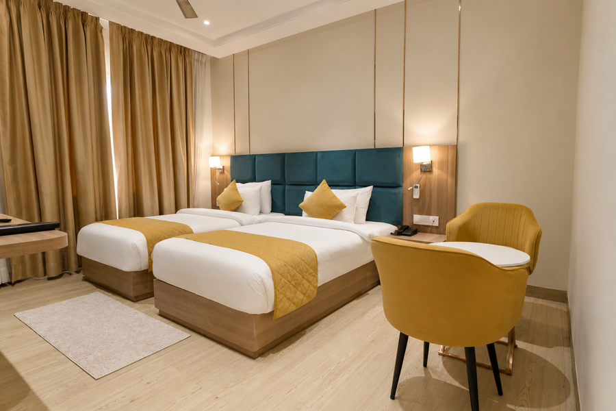 hotel three seasons