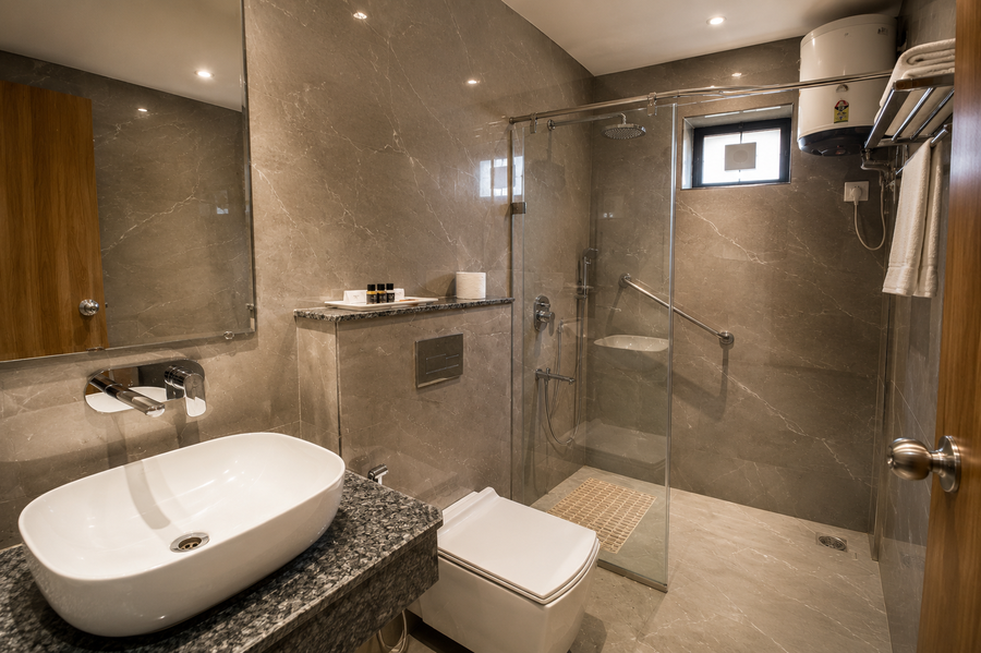 hotel three seasons