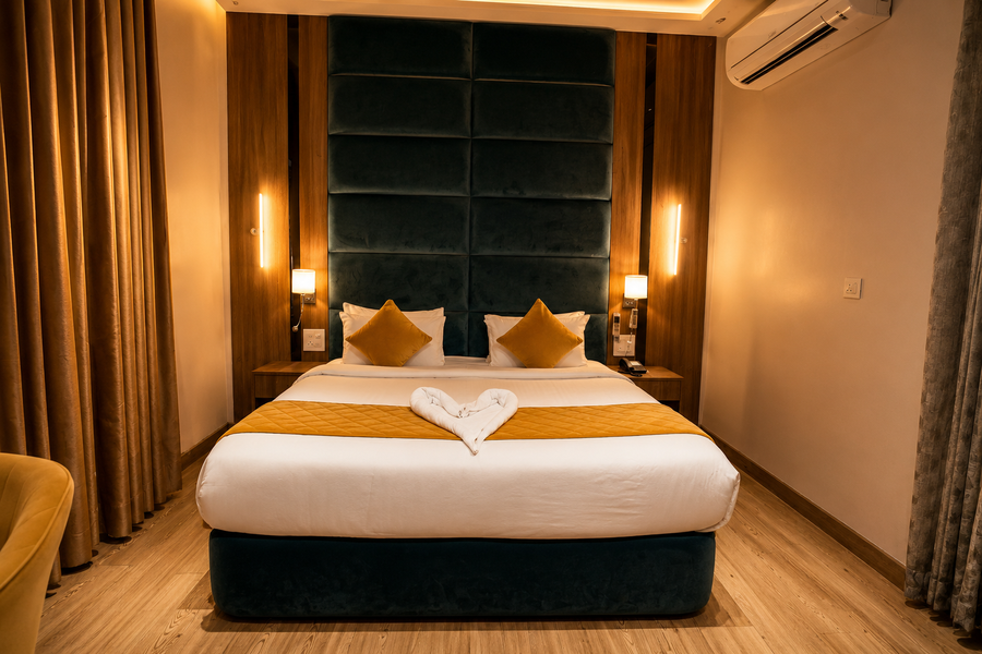 hotel three seasons