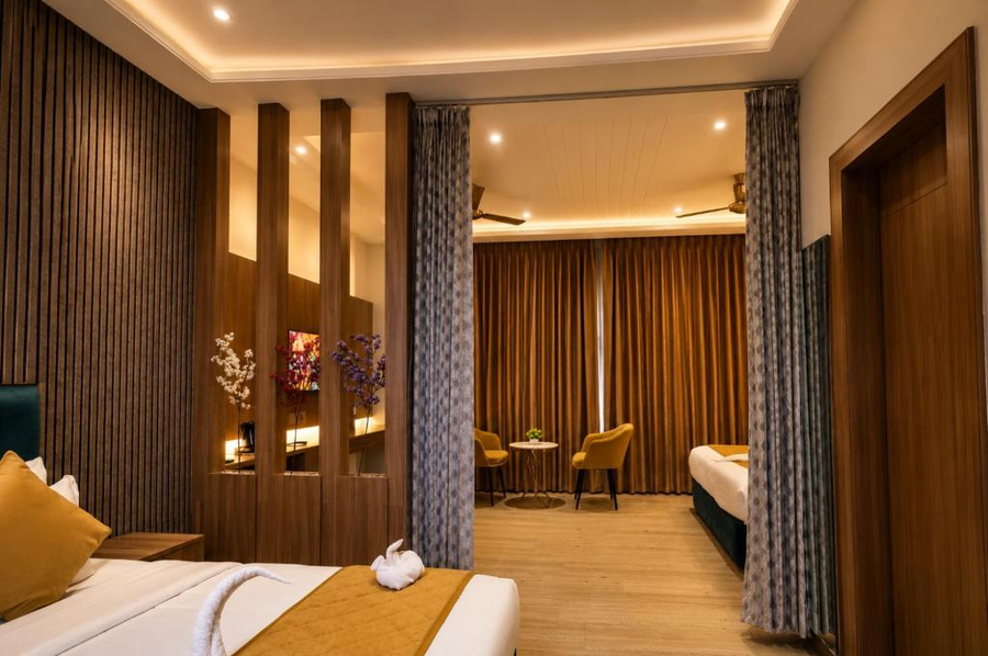 hotel three seasons near parikrama marg